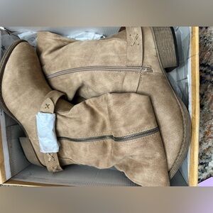 Tan Mid-Calf Zip Accent Boots